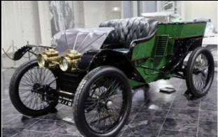 トヨタ博物館にある1904年製のランチェスター・カー