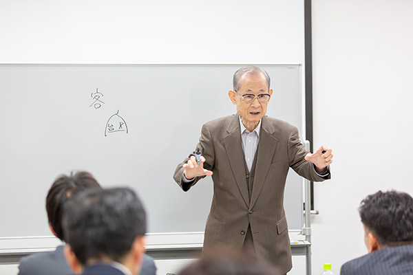 竹田陽一先生　講演の様子
